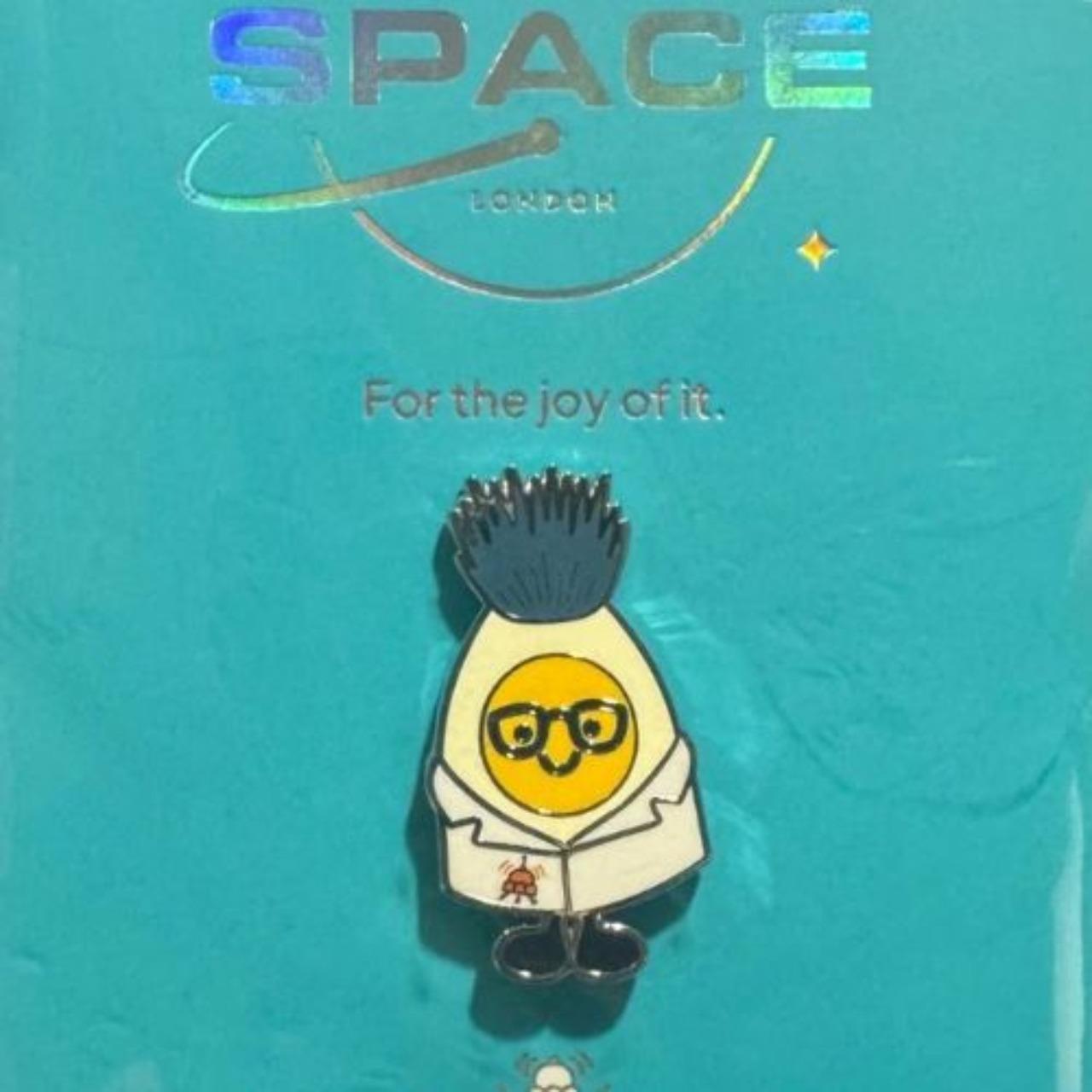 Amuseables Boiled Egg Scientist Outfit Pin